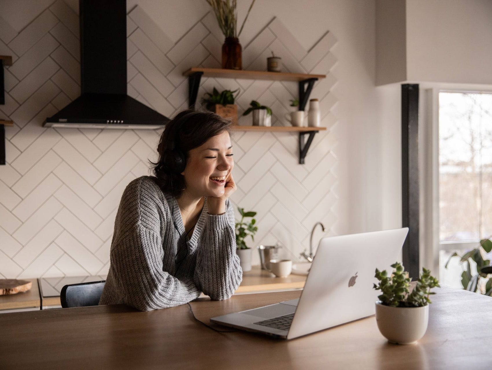 Support Someone With Cancer From Afar: Simple Ways to Help