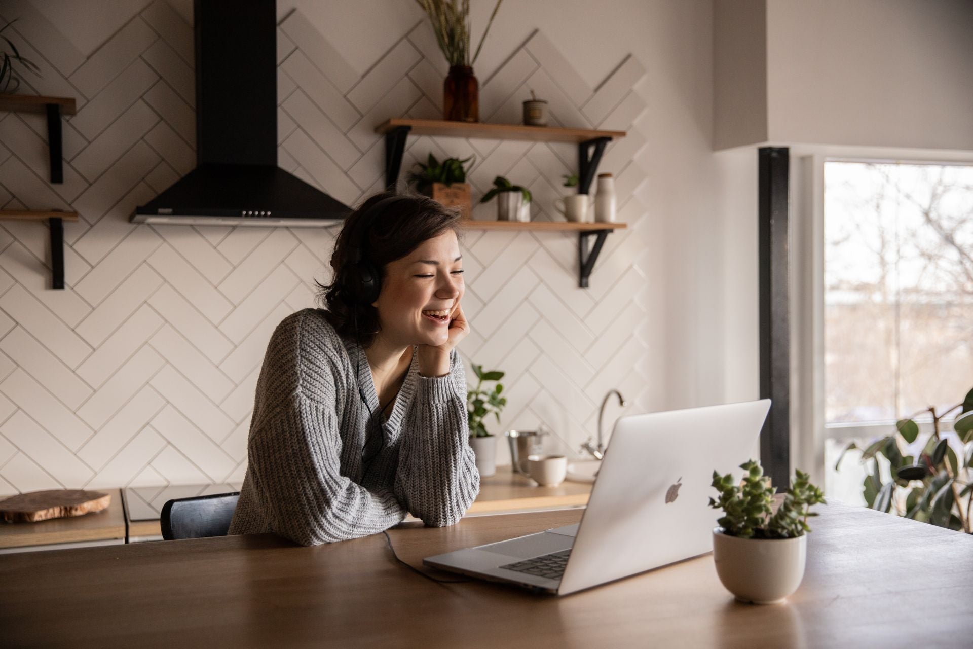 Support Someone With Cancer From Afar: Simple Ways to Help