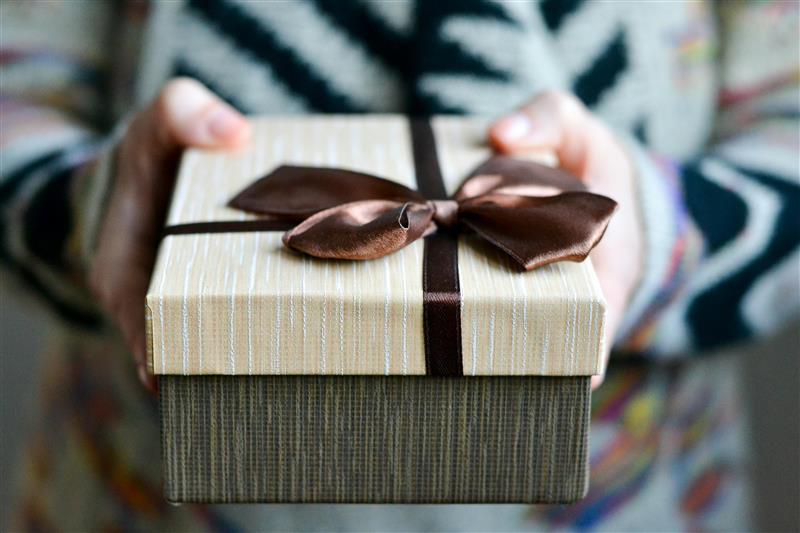 Gift Cards, Boxes & Baskets