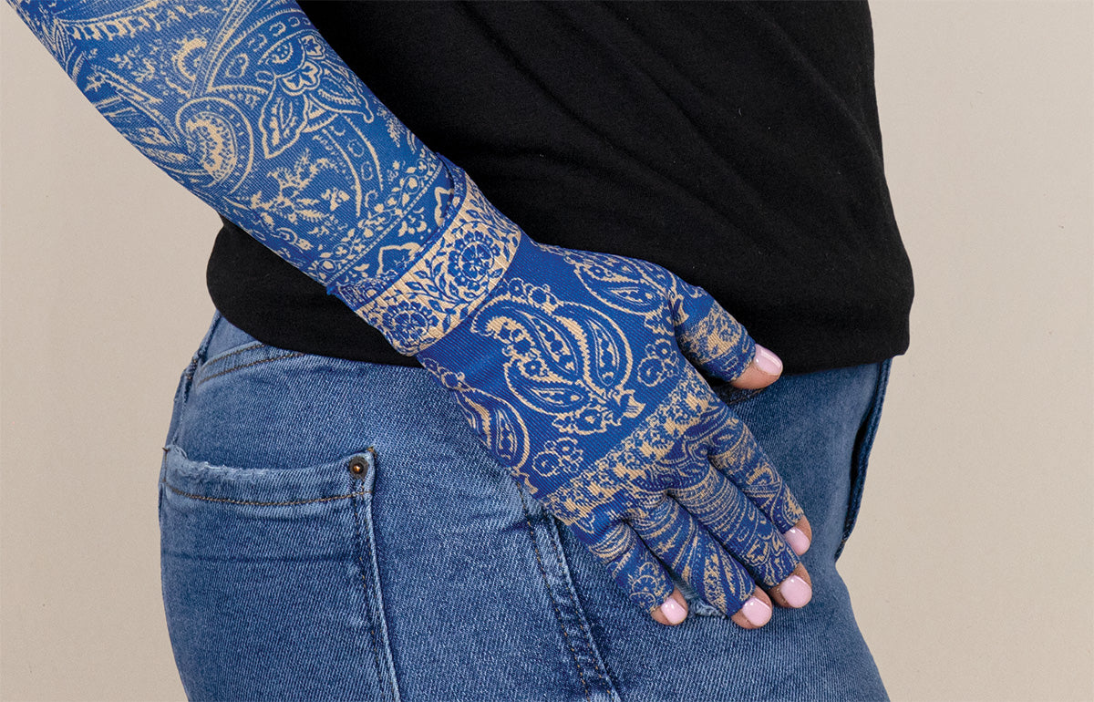Blue Bandit Gradient Compression Glove – Salto Health
